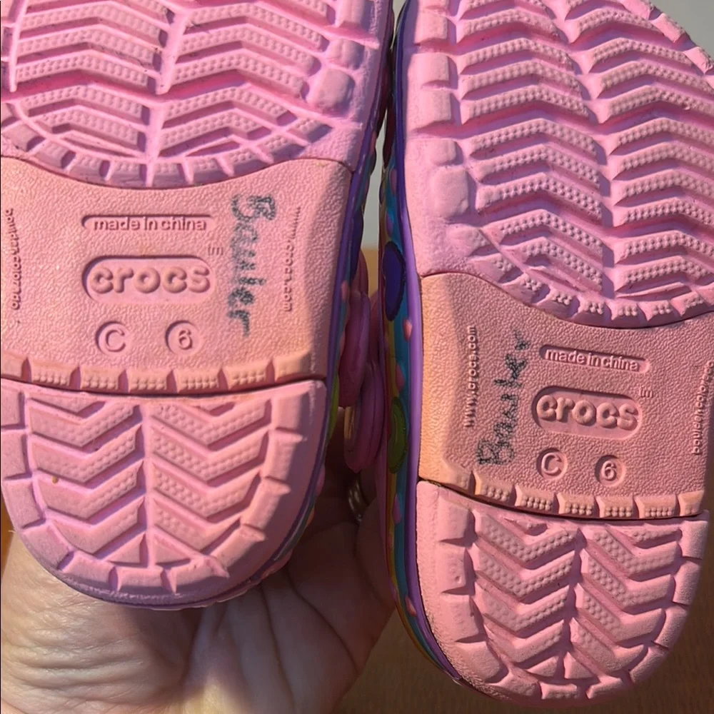 CROCS Kids Pink Slippers with Rainbow‎ Hearts